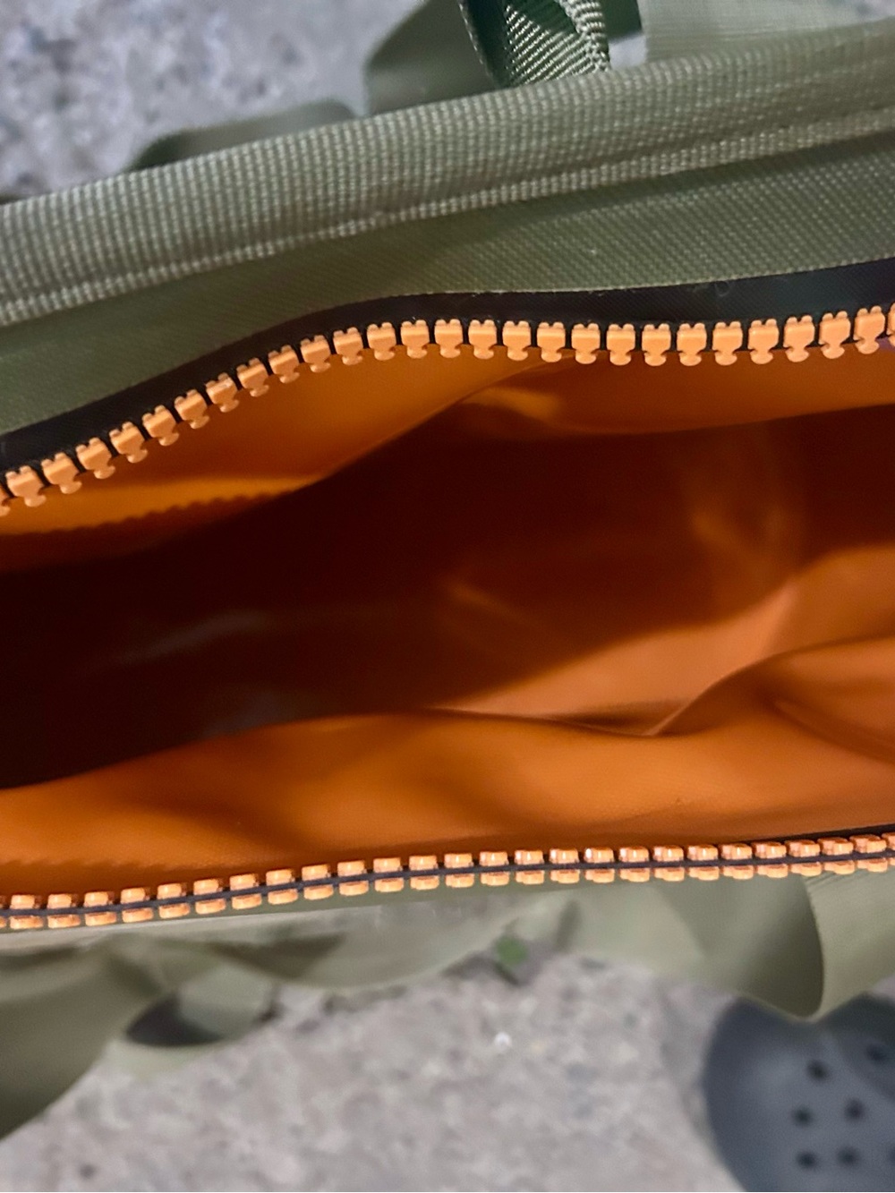 YETI Hopper Two 30 in field tan and blaze orange - Picture 5 of 6